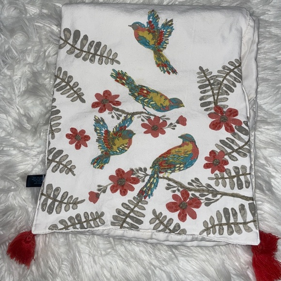 Table Runner - Picture 2 of 6